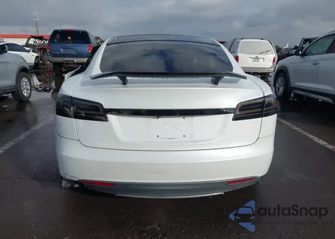 2012 Tesla Model S Signature z USA, uszkodzony, nr VIN 5YJSA1DN6CFS00369